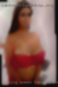 Looking women forward shower to connecting near Batesville.